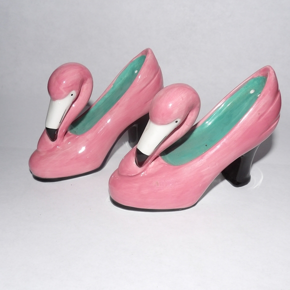 Other - Pink flamingo salt and pepper shackers.